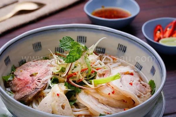 Cách Nấu Bún Bò Huế Chuẩn Vị - Ngon Đậm Đà - Đơn Giản