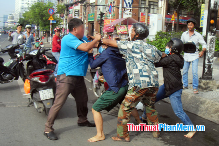 Mơ thấy đánh nhau mang lại điềm báo gì? Có con số may mắn nào đi kèm? Tốt hay xấu?