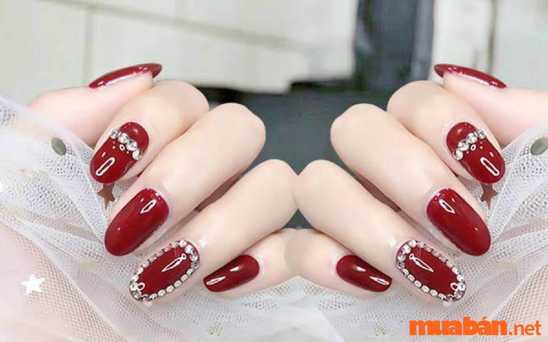 Top 16 mẫu nail màu đỏ rượu quyến rũ, sang trọng