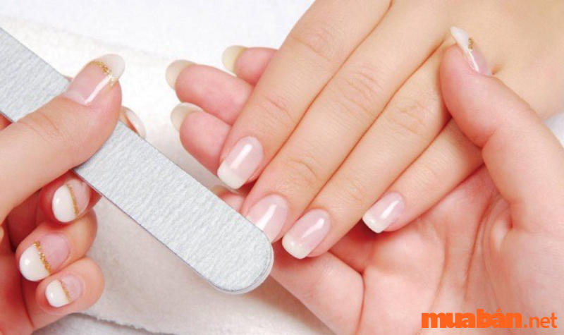 Top 16 mẫu nail màu đỏ rượu quyến rũ, sang trọng