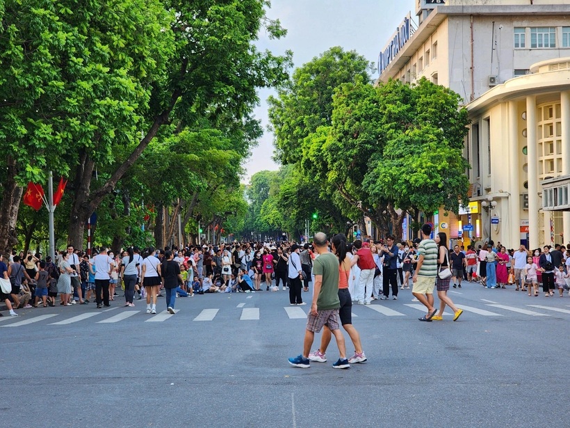 Một vòng Hồ Gươm dài bao nhiêu km?