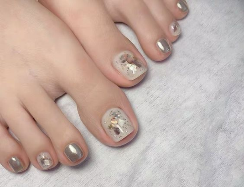 50+ Mẫu nail chân đính đá sang trọng đẹp nhất 2024