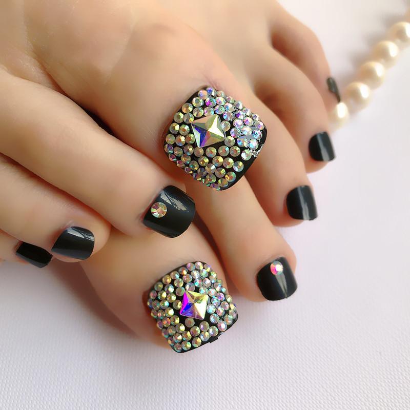 50+ Mẫu nail chân đính đá sang trọng đẹp nhất 2024