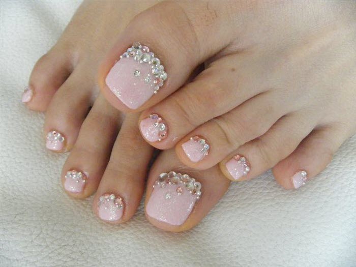 50+ Mẫu nail chân đính đá sang trọng đẹp nhất 2024