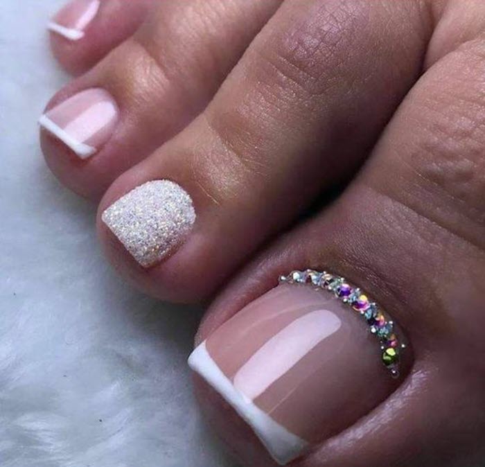 50+ Mẫu nail chân đính đá sang trọng đẹp nhất 2024