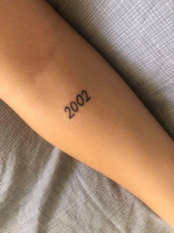 Gợi ý hơn 300 mẫu hình xăm năm sinh cho mọi lứa tuổi - Genztattoo