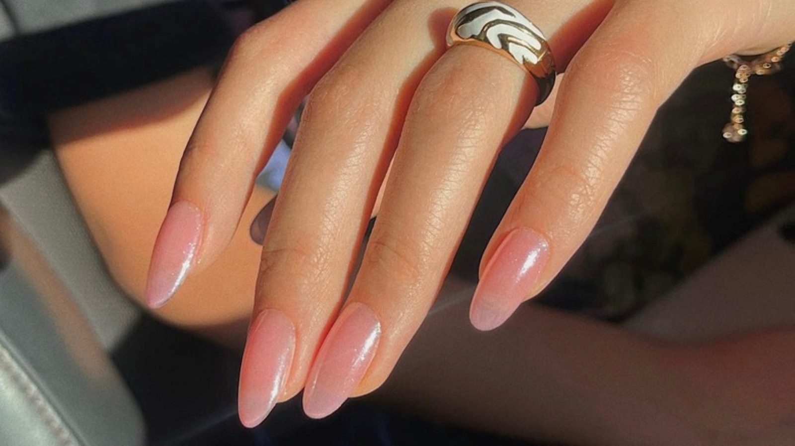 Beauty Màu nails xu hướng 2024: Giao thoa giữa cổ điển và hiện đại