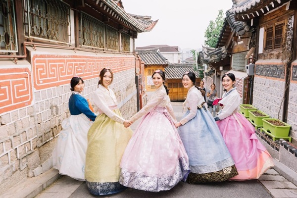 NÉT ĐẸP VĂN HÓA TRONG TRANG PHỤC TRUYỀN THỐNG HÀN QUỐC HANBOK