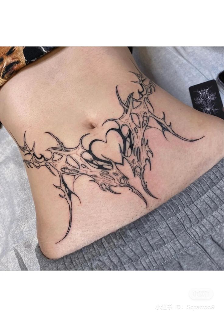 Gợi ý hơn 700 mẫu hình xăm ở bụng độc lạ - Genztattoo