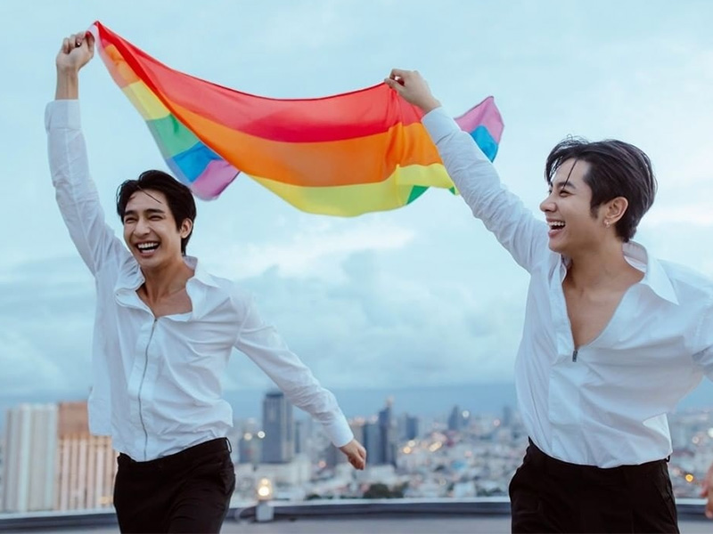 Top hay bot là gì trong cộng đồng LGBT? Cách phân biệt Top và Bot